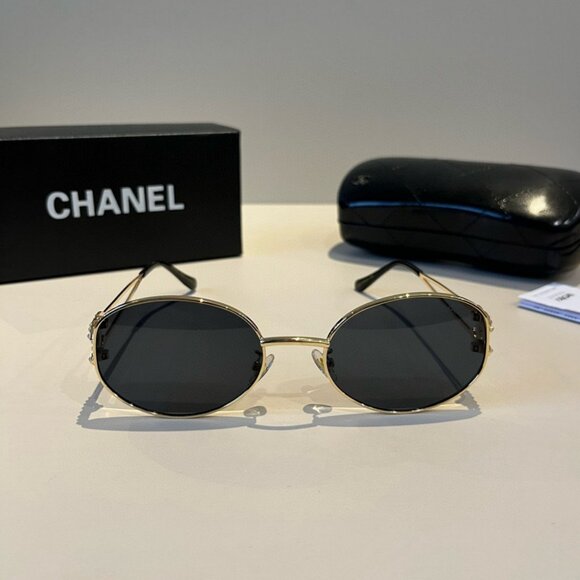 Chic Gold-Tone Chanel Shades with Sparkle - Picture 4 of 8